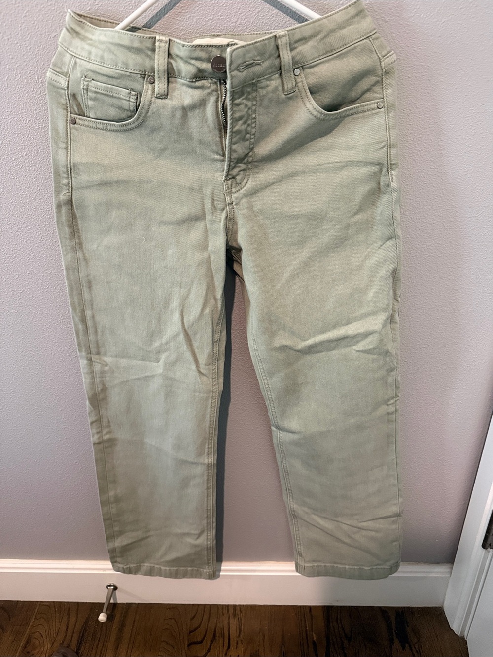 Women’s Cropped Ankle Jeans in Sage Green